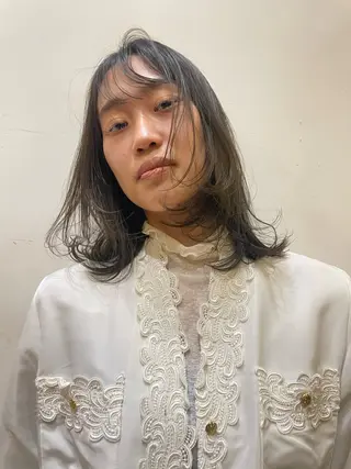 セミロング 横田 愛梨のヘアスタイル