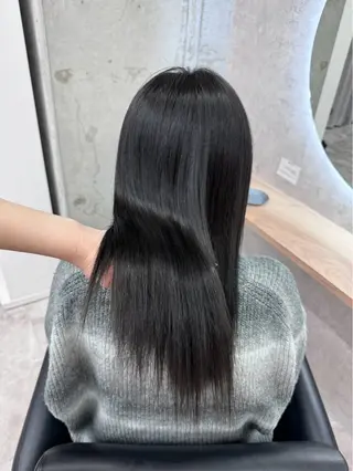 カラー 伊藤 憲のヘアスタイル