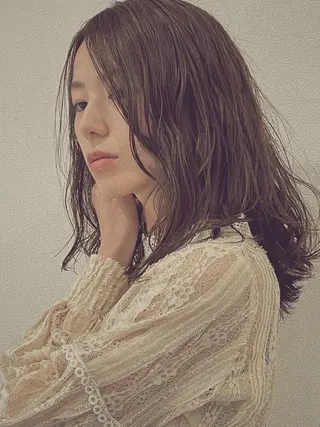 セミロング 小顔矯正/レイヤー 透明感カラー✨生真のヘアスタイル