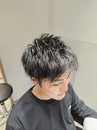 ショート 縮毛矯正をしている人 のためのカラーのヘアスタイル