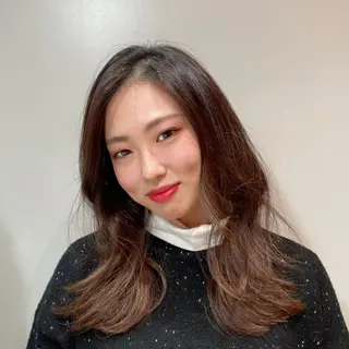 ロング パーソナルカラー lapiax阿部のヘアスタイル