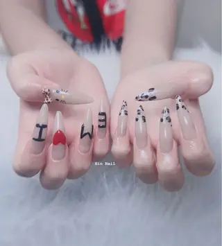 ネイル Hin Nailsのネイルデザイン