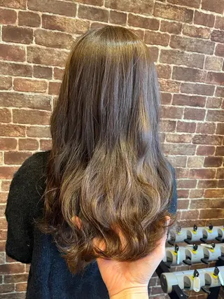 ミディアム カラー パーマ ヘアアレンジ メンズ キッズ ネイル マツエク・マツパ アイブロウ 久木原 ゆりのヘアスタイル