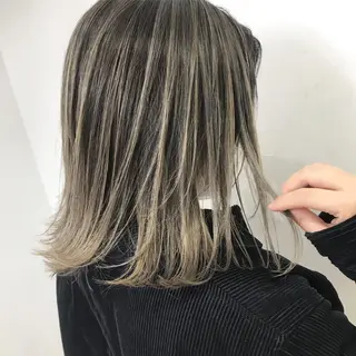 ミディアム カラー ブリーチカラーレイヤ ーカット🦋annaのヘアスタイル