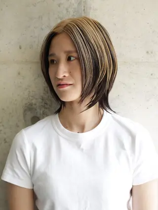 セミロング カラー 筒井 昭秀のヘアスタイル
