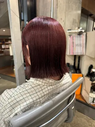 ショート ブリーチカラー/ブロ ンドレイヤーカットのヘアスタイル