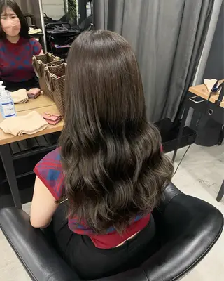 カラー 伊藤 莉奈　韓国ヘアのヘアスタイル