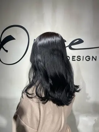 セミロング 艶感/レイヤーカット 🌐Taketoのヘアスタイル