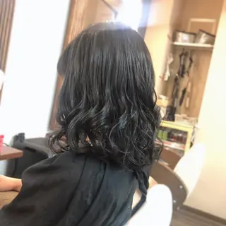 ミディアム カラー 山崎 絵莉香のヘアスタイル