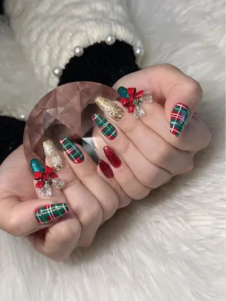 ネイル nail&eye Ariesのネイルデザイン