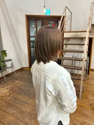 ミディアム beat 磯谷のヘアスタイル