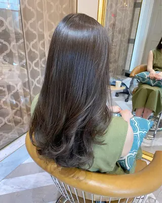 ミディアム レイヤーカット /透明感カラー西田のヘアスタイル