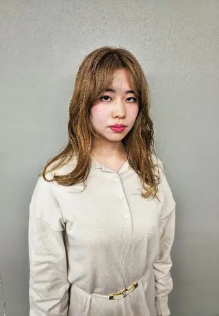 セミロング カラー OMA　 カタギシのヘアスタイル