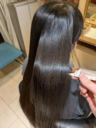 ロング 塚原 友紀子のヘアスタイル