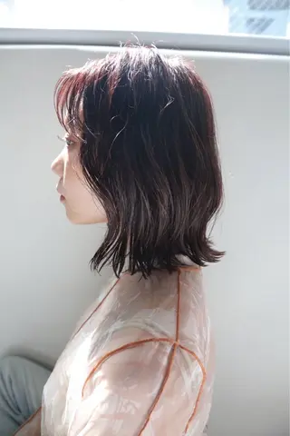 ミディアム ツヤ感カラーレイヤー カット川野莉空のヘアスタイル