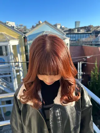 セミロング カラー HANAME 原宿美容室のヘアスタイル