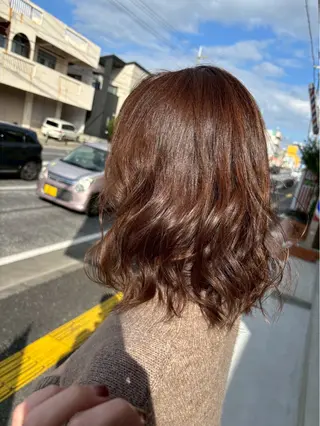 ミディアム 裾分 華子のヘアスタイル