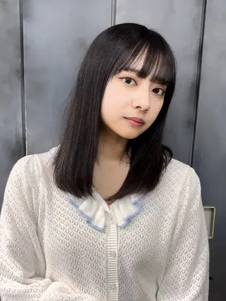 セミロング 韓国STYLE 小久保のヘアスタイル