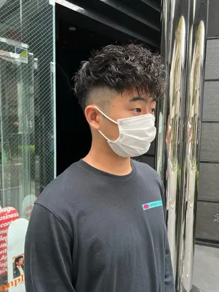 ショート パーマ メンズ 吉ヶ別符 亮祐のヘアスタイル
