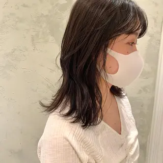 セミロング カラー SAKINO. ベージュカラーのヘアスタイル
