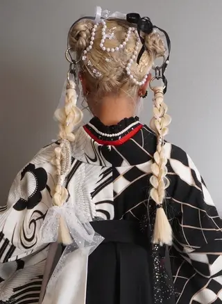 ミディアム 推し活専用 【派手髪】飯野ゆかりのヘアスタイル