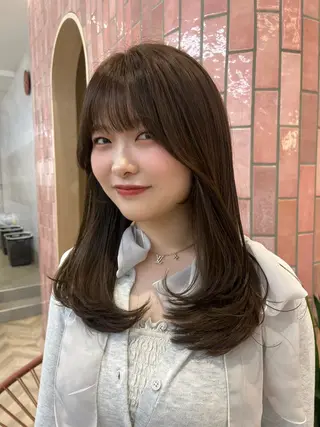 セミロング カラー 柔らかい艶暖色 レイヤー🫧姫汝のヘアスタイル