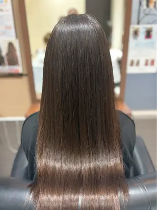 ロング Aphrodite 横手 亜紀のヘアスタイル