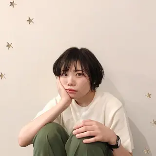 ショート カラー 市川 千夏のヘアスタイル