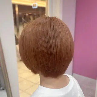 ショート カラー 伊藤 綾のヘアスタイル