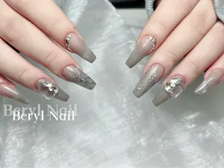 ロング Beryl Nail 新大久保のネイルデザイン