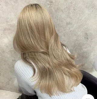 カラー 尾前 了守のヘアスタイル