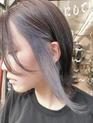 ショート カラー 岸田 梓武生のヘアスタイル