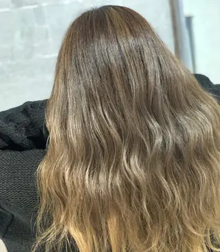 ロング メンズスタイル バレイヤージュ　齋藤のヘアスタイル