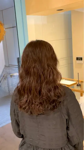 ミディアム カラー パーマ 大石 陽菜のヘアスタイル