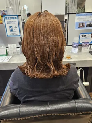 ミディアム 関口 友菜のヘアスタイル