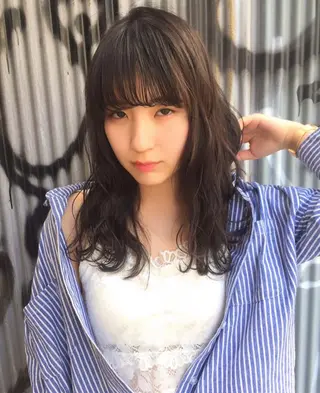 セミロング パーマ 齋藤 咲のヘアスタイル