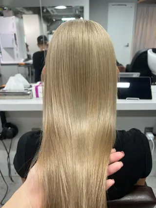 ロング カラー ハイトーン&髪質改善 &韓国エクステ🤎のヘアスタイル