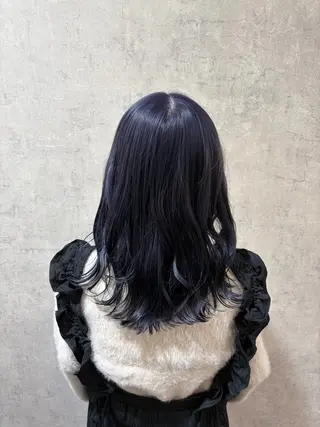 ミディアム 下山 萌華のヘアスタイル