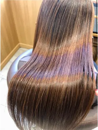 ロング broteなかもず 【髪にドラマを】のヘアスタイル