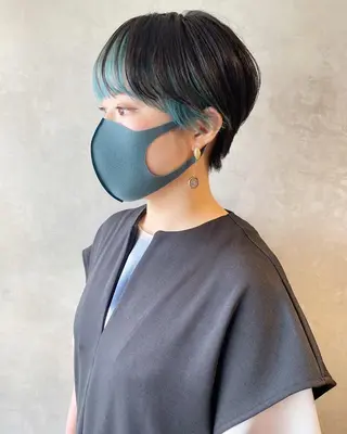 ショート カラー hollo 原宿のヘアスタイル