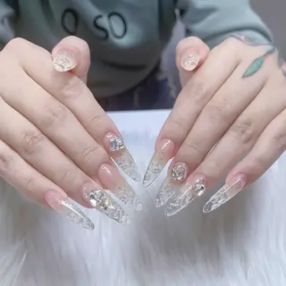 ネイル AKIKO ネイルサロンのネイルデザイン