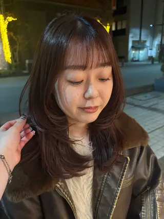 セミロング カラー 淀 小南津のヘアスタイル