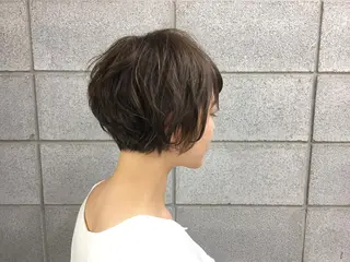 ショート カラー ITO YUKIのヘアスタイル