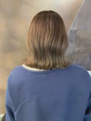 ミディアム カラー SAKINO. ベージュカラーのヘアスタイル