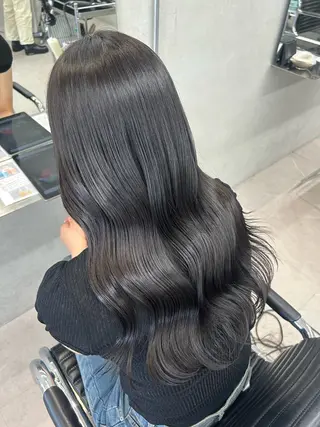 ロング カラー IO イオリのヘアスタイル