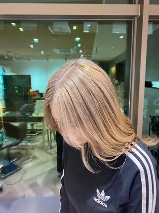 セミロング カラー Yamada Ami🪐のヘアスタイル
