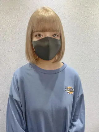 ショート カラー ミルクティーベージュ ブリーチ 店長 清水のヘアスタイル