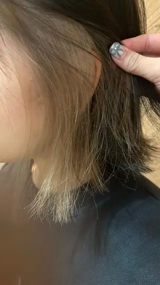 ミディアム カラー ☁️FERIAあべの Rin☁️のヘアスタイル