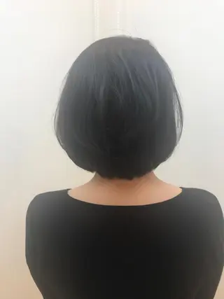ショート カラー 湯浅 了一のヘアスタイル
