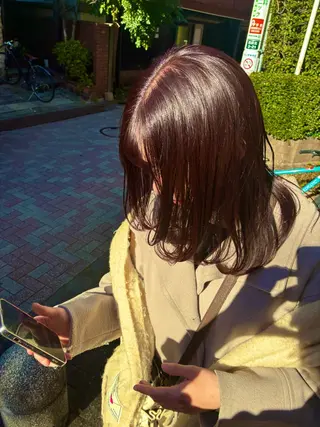 ミディアム カラー 佐藤 芽衣のヘアスタイル